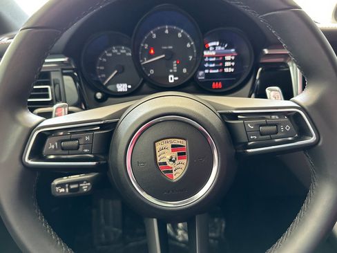 Used 2025 Porsche Macan image 29