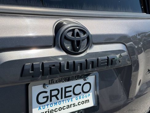 Used 2021 Toyota 4Runner SR5 Premium w/ Moonroof Package RWD image 14