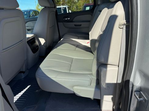 Used 2014 Chevrolet Silverado 2500 LTZ image 11