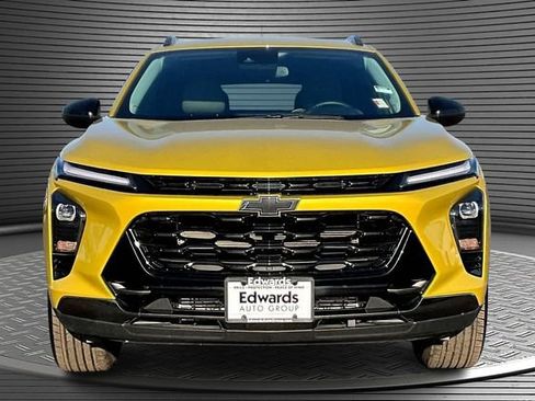 Used 2025 Chevrolet Trax ACTIV FWD image 2