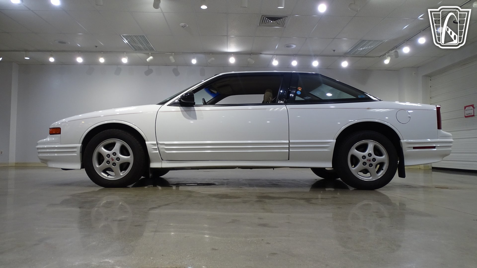 Used 1997 Oldsmobile Cutlass Supreme SL FWD image 7
