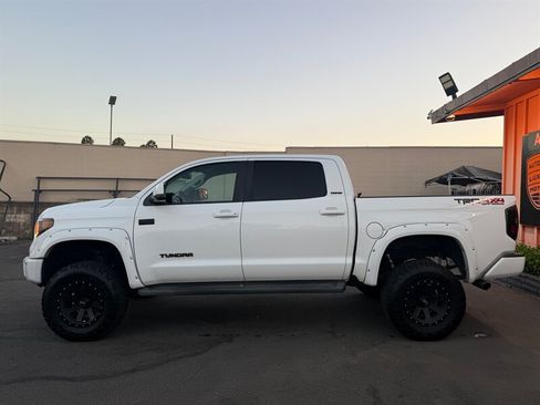 Used 2017 Toyota Tundra Limited w/ Limited Premium Package AWD/4WD image 7
