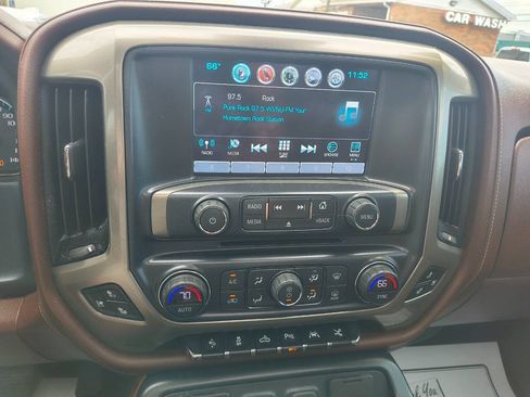 Used 2018 Chevrolet Silverado 1500 High Country AWD/4WD image 24