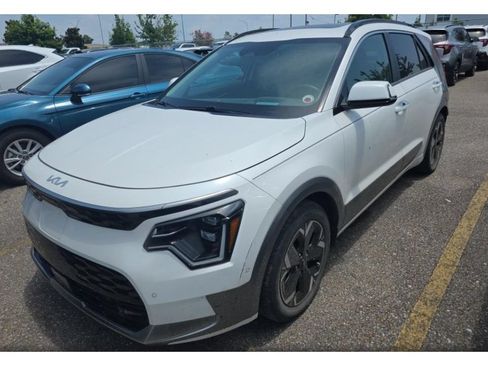 Used 2023 Kia Niro Wave FWD image 1