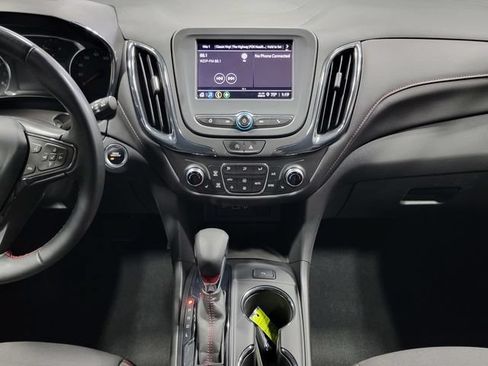 Certified 2024 Chevrolet Equinox RS FWD image 19