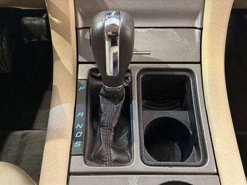 Used 2017 Ford Taurus SE image 23