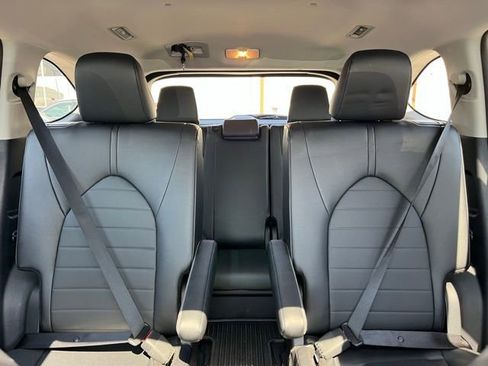 Used 2024 Toyota Highlander XLE image 23