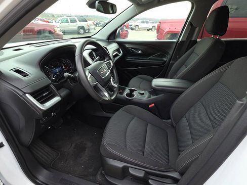 Used 2024 GMC Terrain SLE image 8