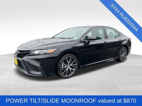 Used 2024 Toyota Camry SE w/ Audio Upgrade Package image 3