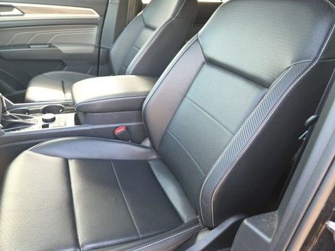 Used 2022 Volkswagen Atlas Cross Sport SE AWD/4WD image 7
