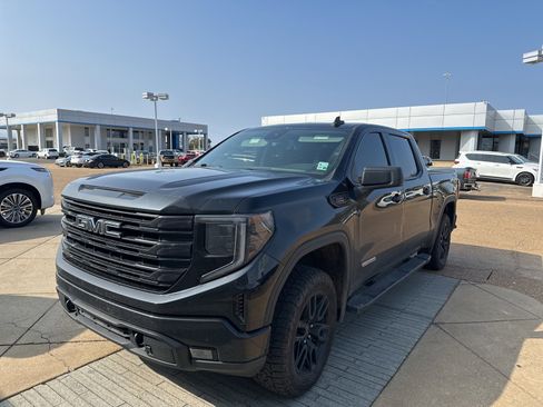 Used 2023 GMC Sierra 1500 Elevation w/ LPO, Elevation Black Package image 6