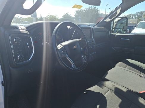 Used 2023 Chevrolet Silverado 2500 LT w/ Convenience Package AWD/4WD image 9