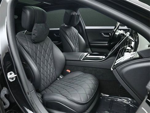 Used 2023 Mercedes-Benz S 580e 4MATIC Sedan image 25