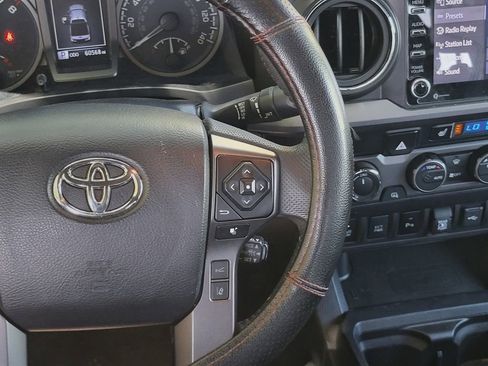 Used 2022 Toyota Tacoma TRD Pro AWD/4WD image 13