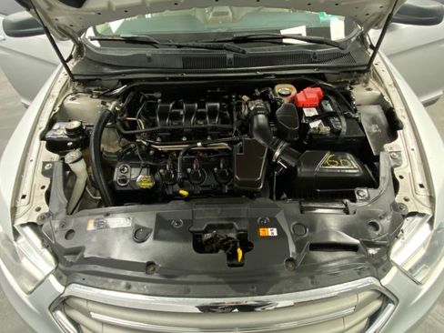 Used 2013 Ford Taurus SE image 42
