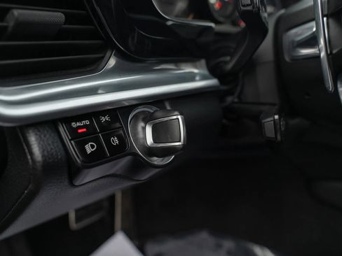 Used 2018 Porsche Panamera 4S image 19