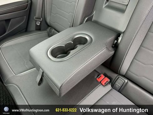 Certified 2025 Volkswagen Taos SE w/ Panoramic Sunroof Package image 23