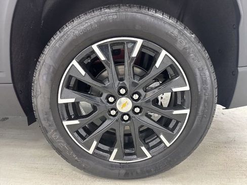 New 2026 Chevrolet Traverse LT w/ Sun and Wheel Package FWD image 37