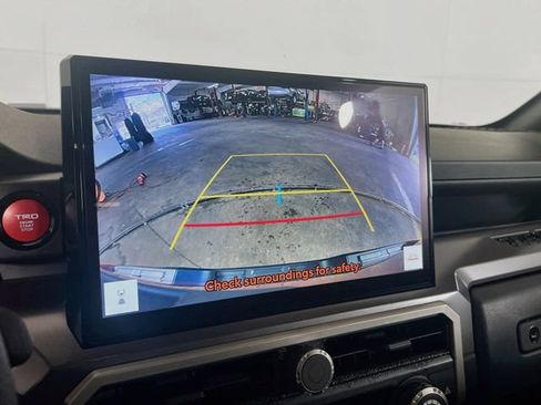 Used 2025 Toyota Tacoma TRD Sport AWD/4WD image 12