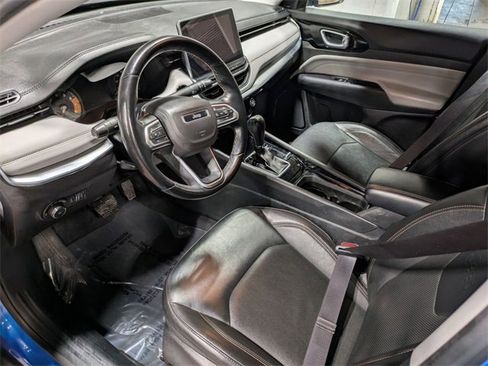 Used 2022 Jeep Compass Limited image 9