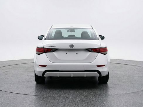 Used 2025 Nissan Sentra SV image 7