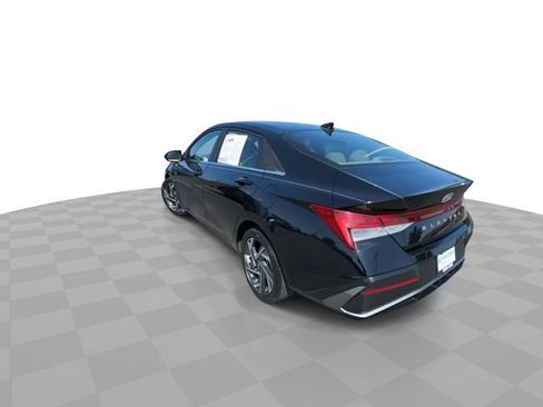 Used 2025 Hyundai Elantra SEL FWD image 7