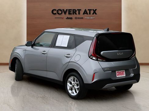 Used 2025 Kia Soul LX w/ LX Technology Package FWD image 3