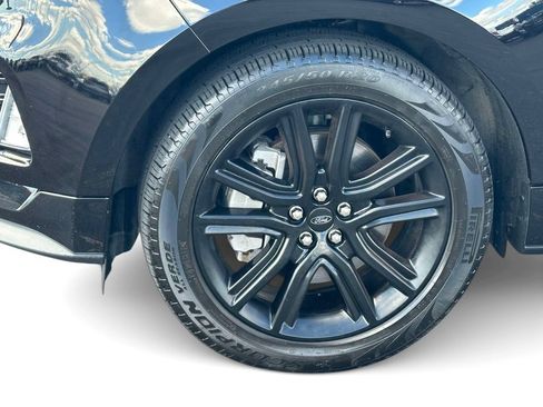Used 2024 Ford Edge ST-Line w/ Class II Trailer Tow Package AWD/4WD image 8