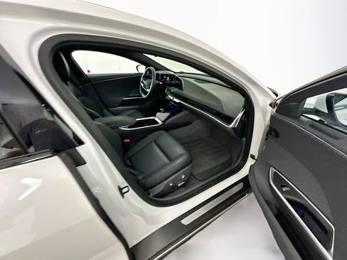 Used 2024 Lucid Air Pure image 31