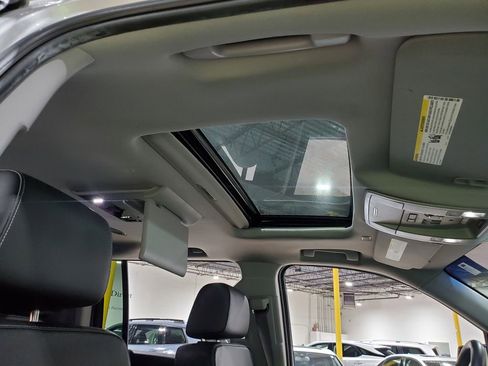 Used 2017 Chevrolet Suburban Premier image 16