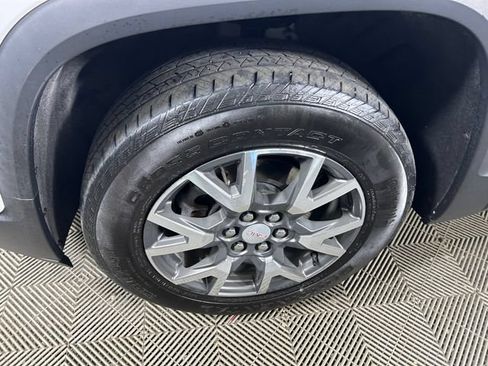 Used 2023 GMC Acadia SLE FWD image 11