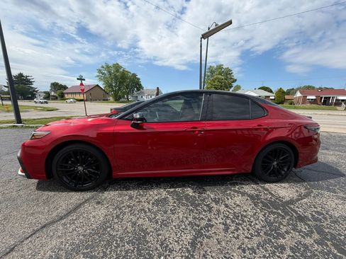 Used 2021 Toyota Camry XSE FWD image 4