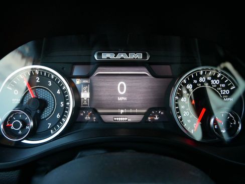 Used 2025 RAM 1500 Laramie image 28