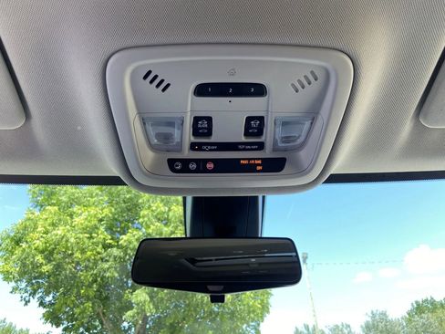 Used 2019 Chevrolet Traverse Premier w/ Redline Edition AWD/4WD image 17