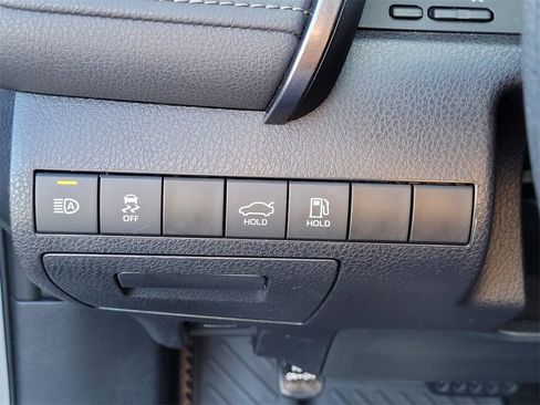 Certified 2023 Toyota Camry LE image 28