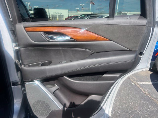 Used 2019 Cadillac Escalade Luxury AWD/4WD image 14