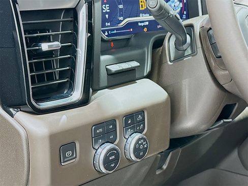 New 2025 GMC Sierra 2500 Denali w/ Denali Reserve Package image 13