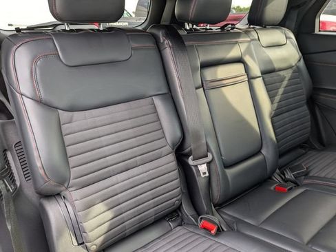 Used 2025 Ford Explorer ST-Line w/ ST-Line Street Pack AWD/4WD image 16