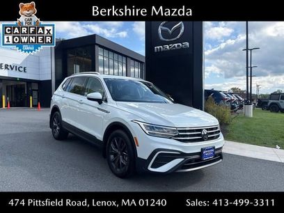 Used 2023 Volkswagen Tiguan SE w/ Panoramic Sunroof Package