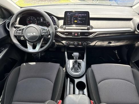 Used 2022 Kia Forte LXS w/ LXS Technology Package FWD image 20