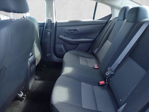 Used 2024 Nissan Sentra SV FWD image 7