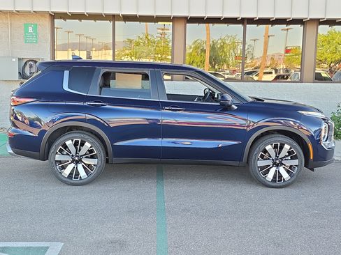 New 2026 Mitsubishi Outlander SE FWD image 8