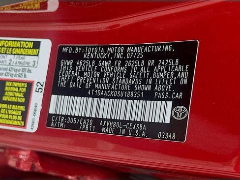 Used 2025 Toyota Camry SE image 32