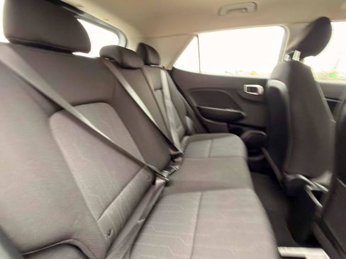 Used 2020 Hyundai Venue SE FWD image 18