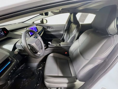 Used 2025 Toyota Prius AWD image 18