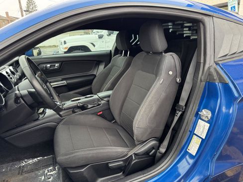 Used 2017 Ford Mustang Coupe RWD image 22