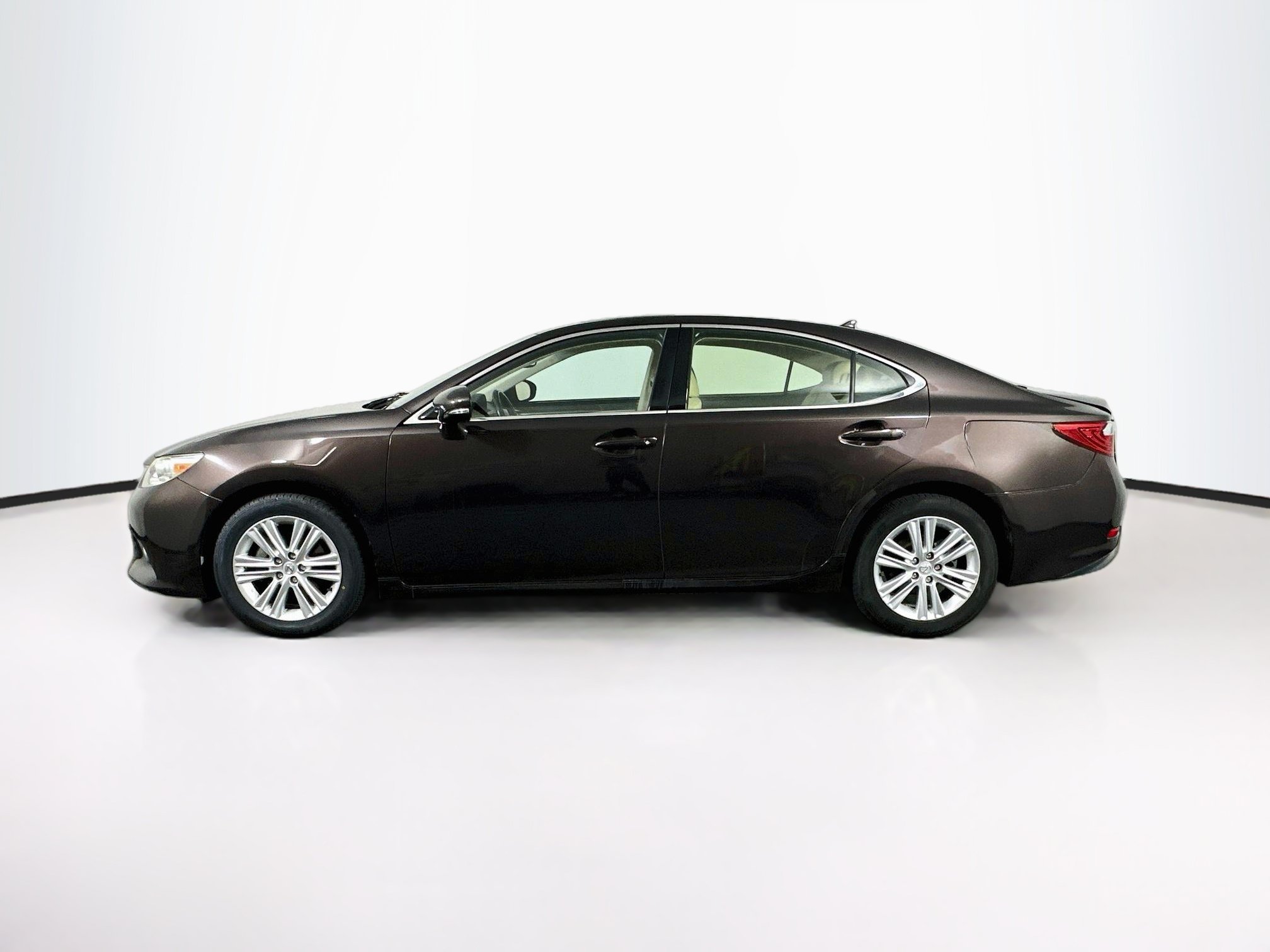 Used 2014 Lexus ES 350 w/ Premium Package FWD image 4