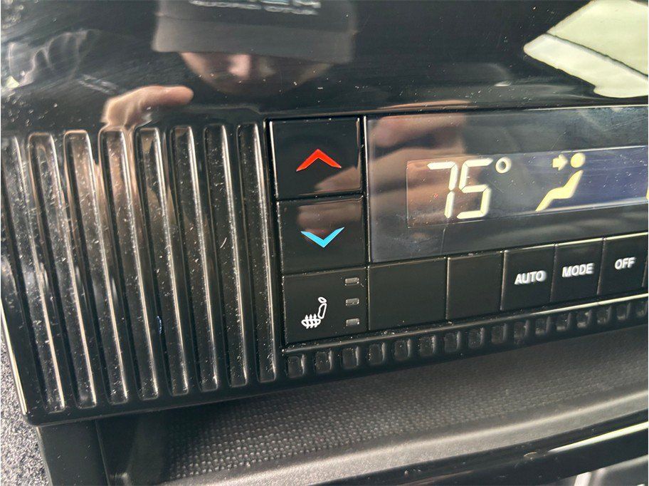 Used 2024 Jeep Wagoneer Series II w/ Flexible Seating Group RWD image 43