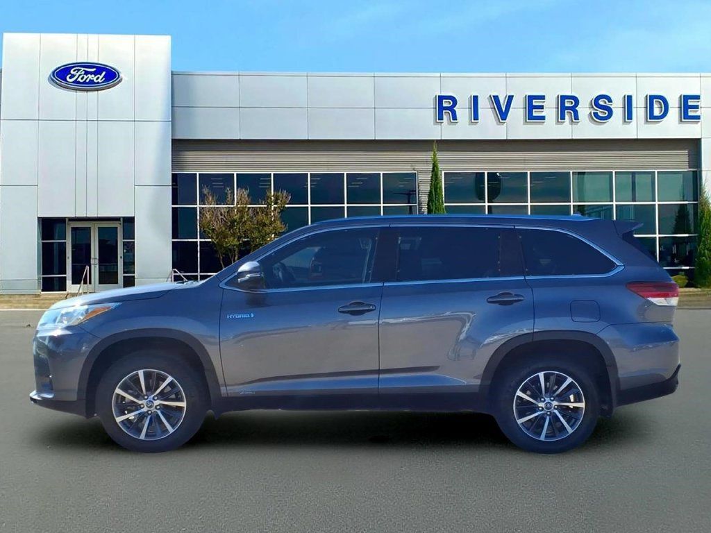 Used 2019 Toyota Highlander XLE AWD/4WD image 4