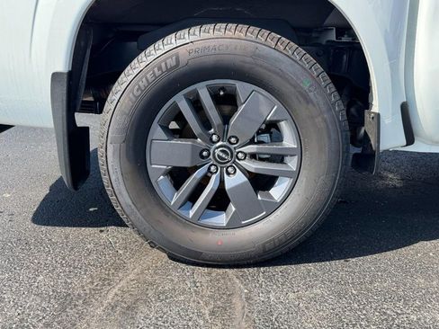 New 2025 Nissan Frontier SV RWD image 4